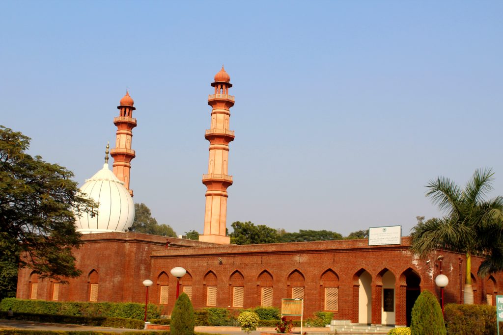 Heritage Walk of Aligarh Muslim University | Travelosthan.com